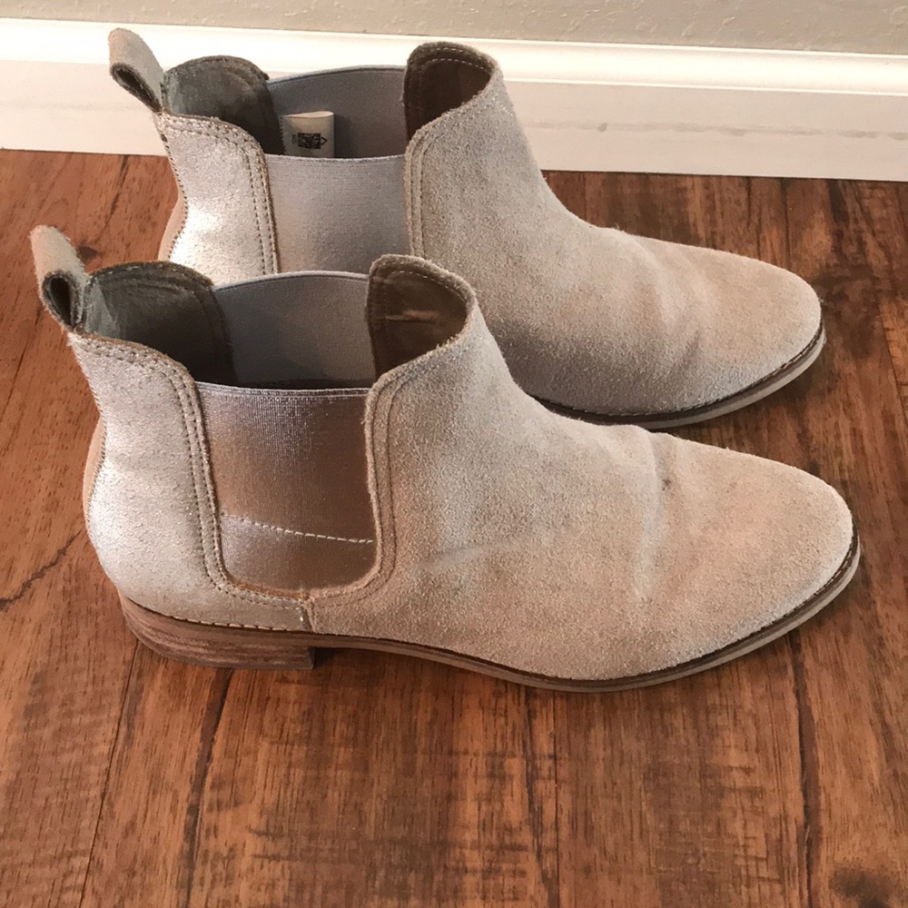 Toms Ella Chelsea Booties